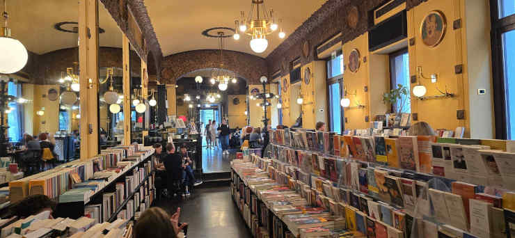 Interni del Caffè San Marco a Trieste