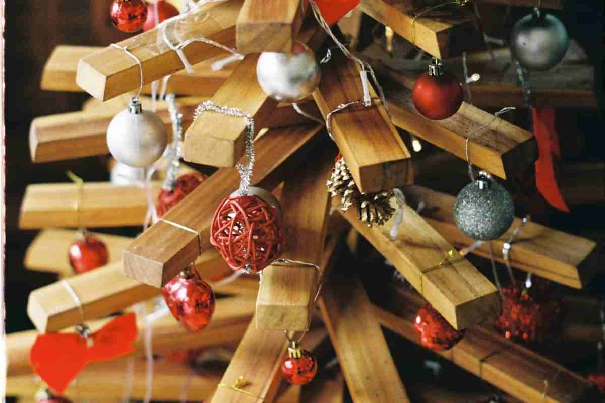 Albero di Natale moderno in legno