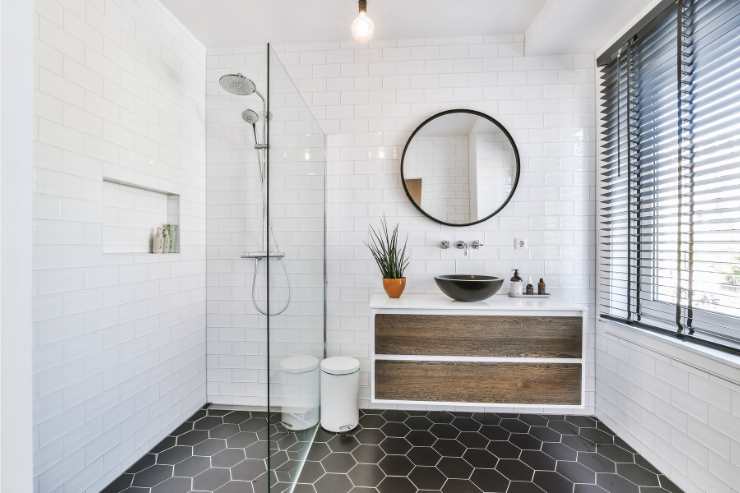 piastrelle di colore bianco per il bagno moderno di design