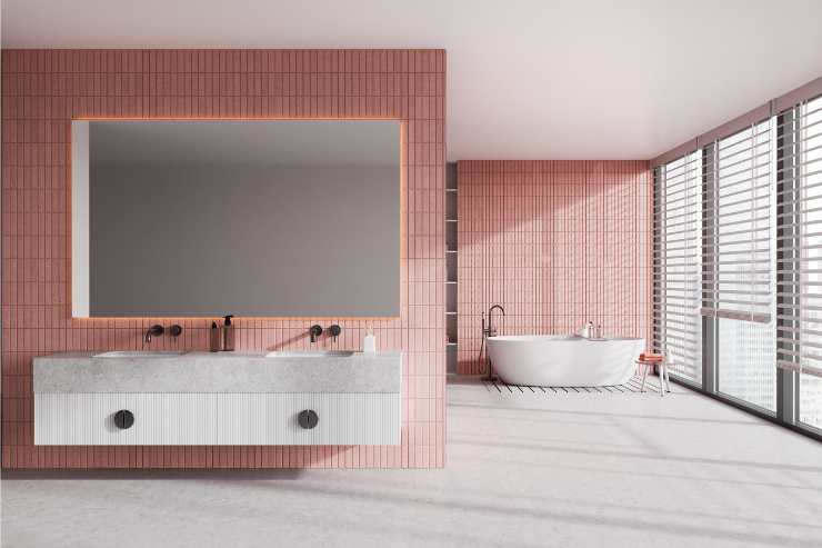 Mobile bagno sospeso con doppio lavabo di colore chiaro