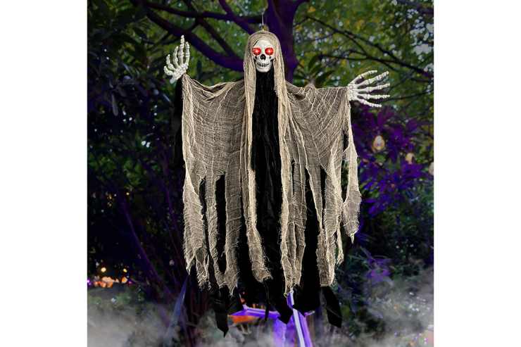 Fantasma di Halloween con occhi luminosi