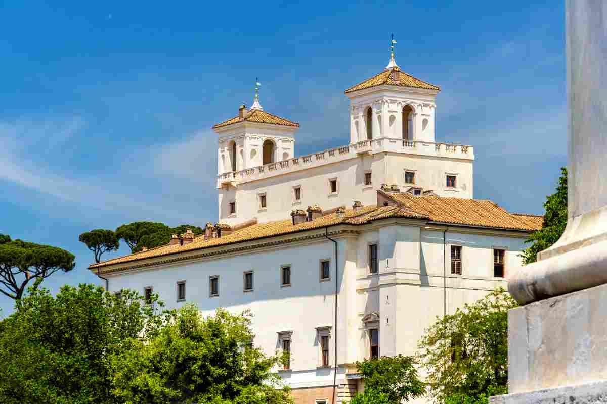 esterno della villa Medici a Roma