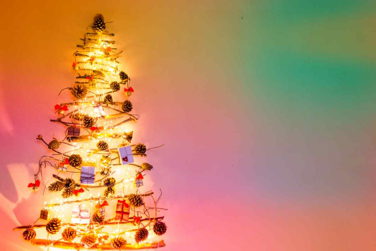 Albero di Natale da parete illuminato