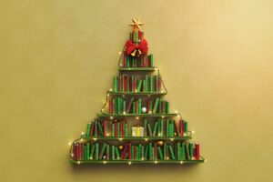 Albero di Natale fai da te con scaffali di legno e libri