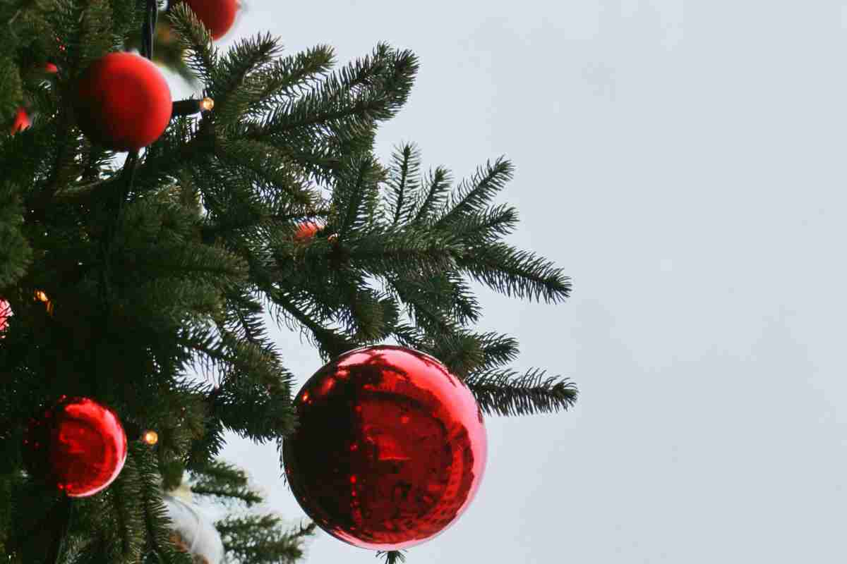 Albero di Natale rosso e verde 