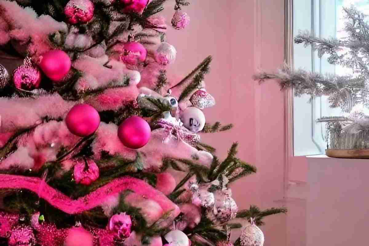 Addobbi con uno dei colori dell'albero di Natale tra le tendenze