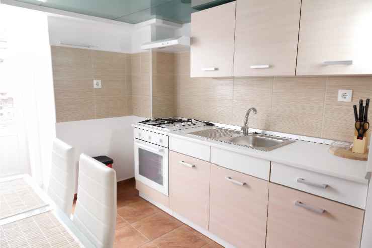 Cucina con boiserie