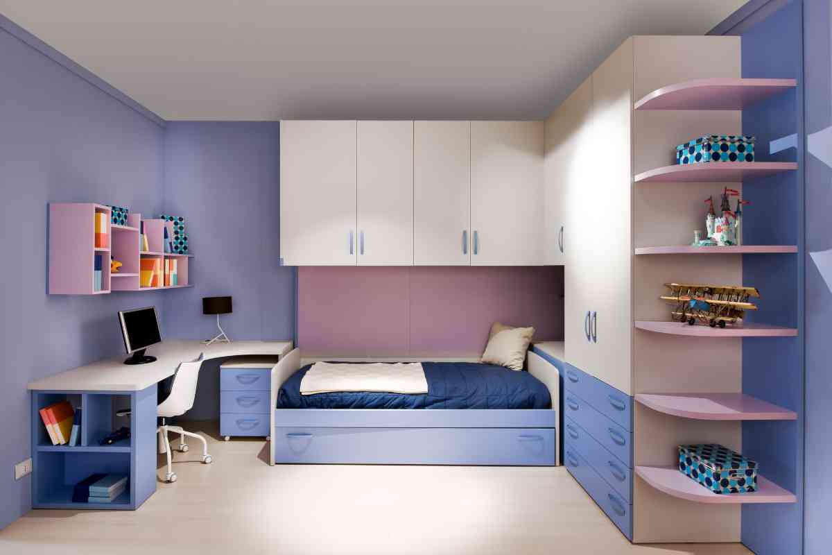 camera da letto organizzata 
