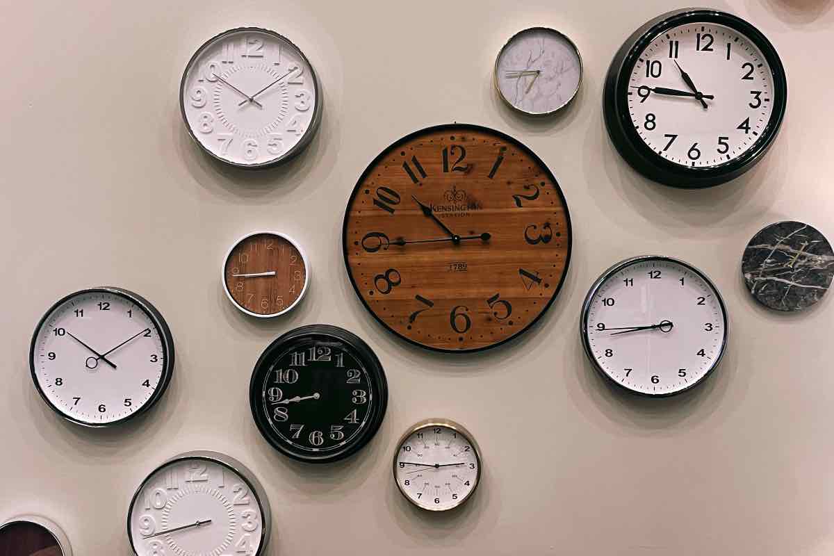 Orologi da parete moderni: 10 idee