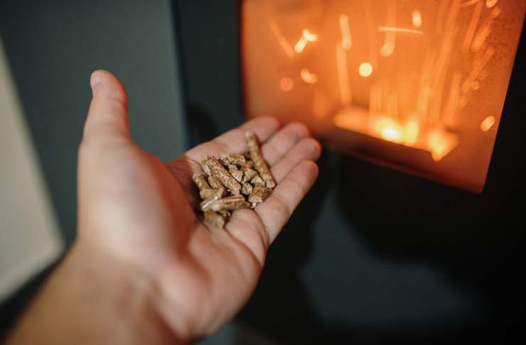 Come risolvere il problema del pellet che puzza