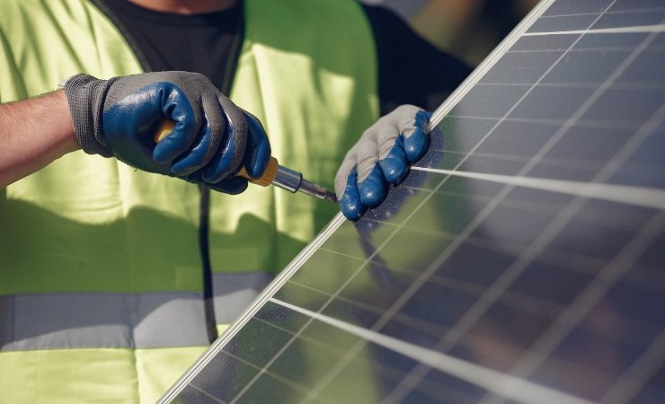 Impianto fotovoltaico sul balcone, pro e contro