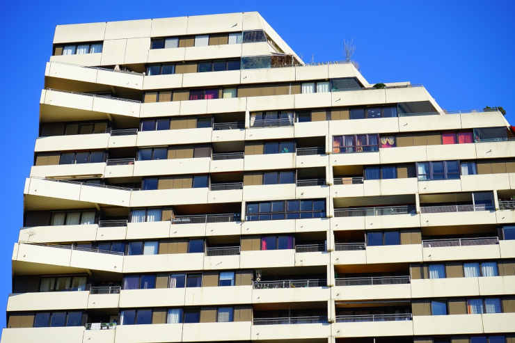 Palazzo con spese condominiali da pagare