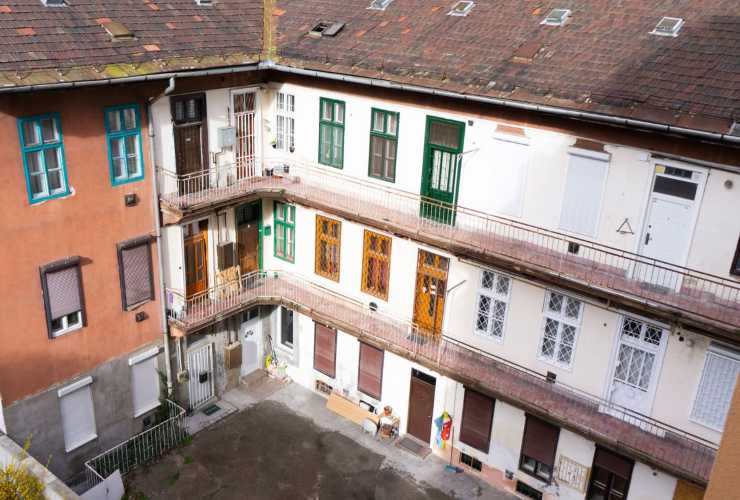 Chi sostiene le spese del cortile esclusivo in condominio