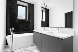 bagno bianco e nero lavabo vasca