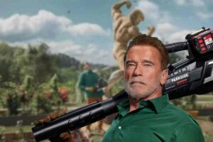 Arnold Schwarzenegger con strumento in mano