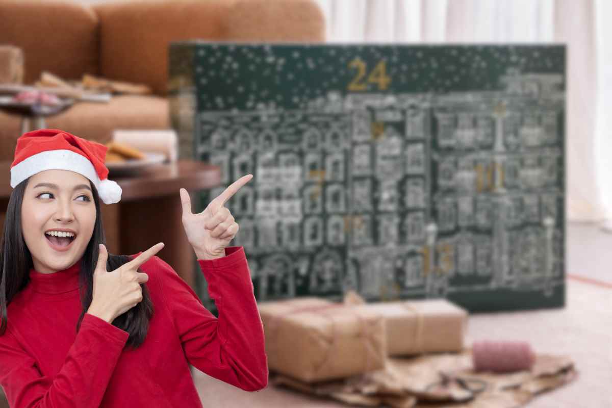 calendario dell'avvento donna con cappello babbo natale