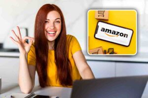 donna felice per acquisto su Amazon