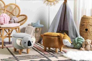 Pouf per bambini a forma di animaletto Beliani in una cameretta