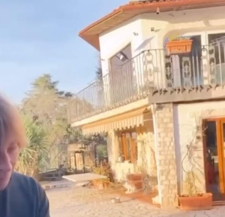 enzo paolo turchi e la casa alle spalle