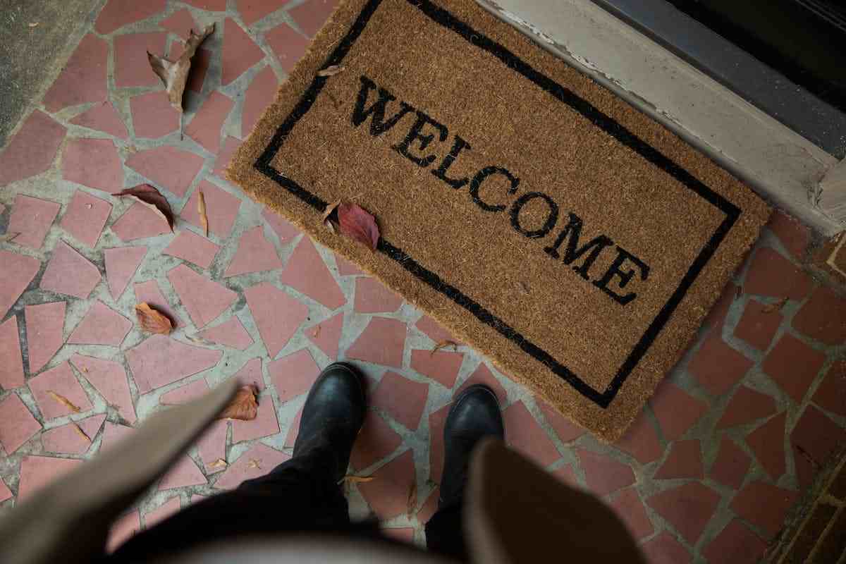 Tappeto di casa con scritta ''Welcome''