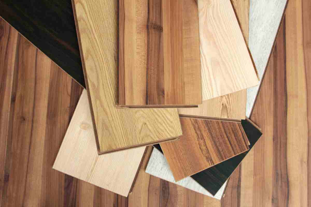 Assi di parquet di diverso colore 