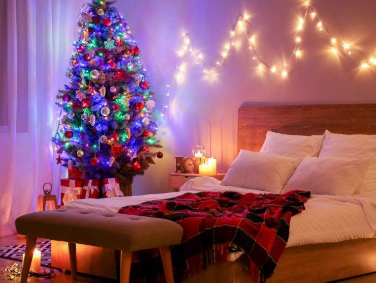 Camera da letto albero di Natale