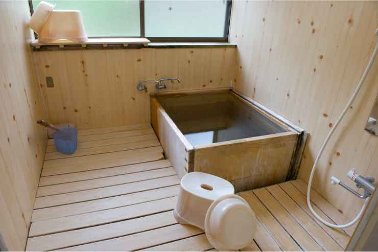 Bagno giapponese in legno