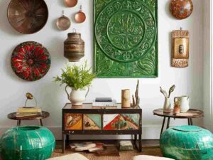 arredo junkyard chic con quadri e sedie verdi